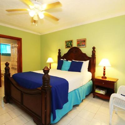 Deluxe Queen Room Rayon Hotel Promo Code