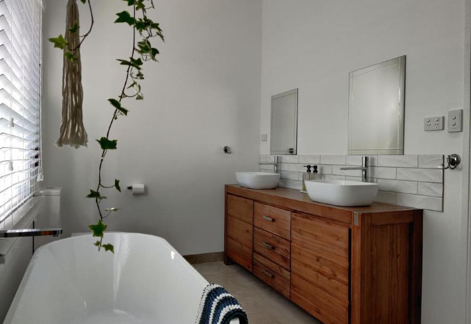 WinterGreen Manor at MalenyGlass Pavilion