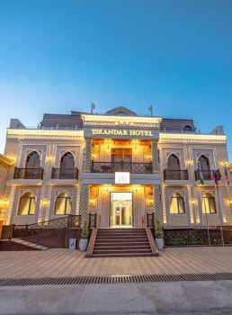 Iskandar Hotel
