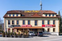 Elemels Planet โรงแรมใน