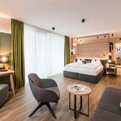 Deluxe King Suite Hotel Clara Promo Code