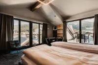 The Matthew - Copper Lodge