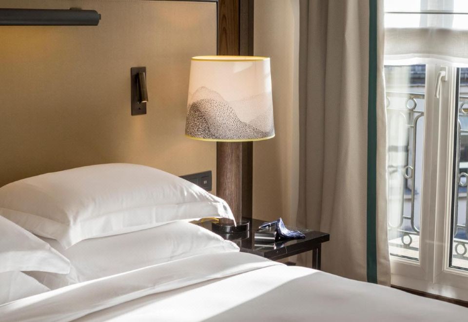 Hyatt Paris MadeleineDeluxe King Room With View
