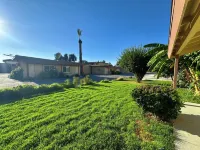 Royal Inn and Suites
