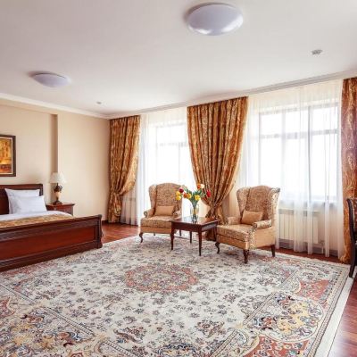 Family Suite Alanda Hotel Promo Code
