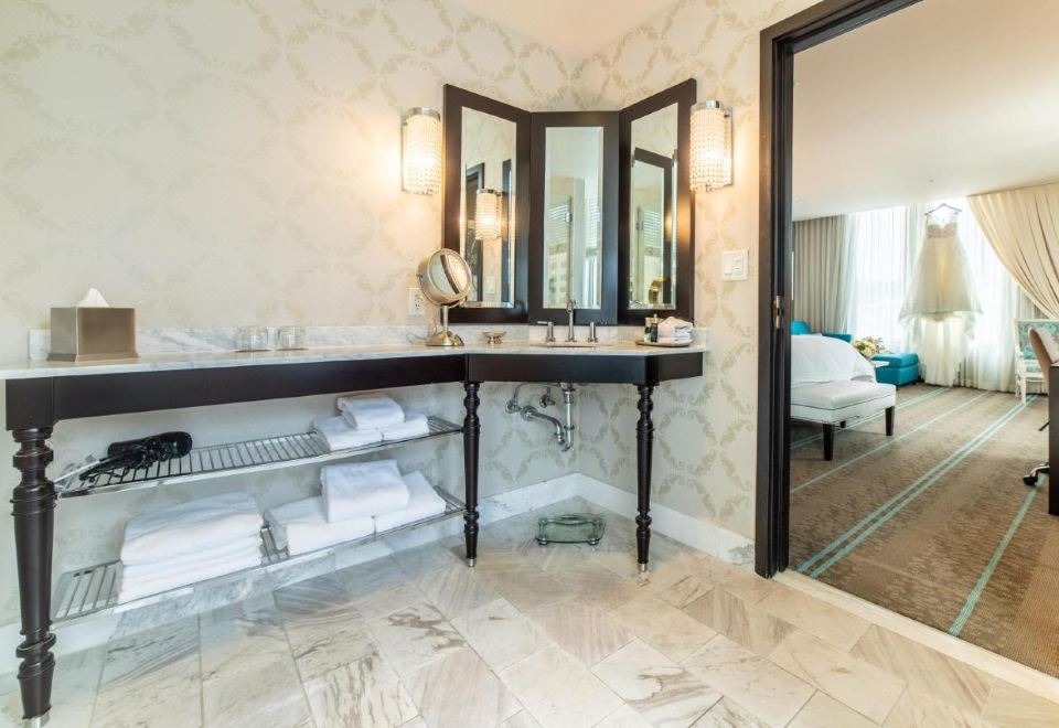 The Nines, a Luxury Collection Hotel, PortlandOne Bedroom King Suite