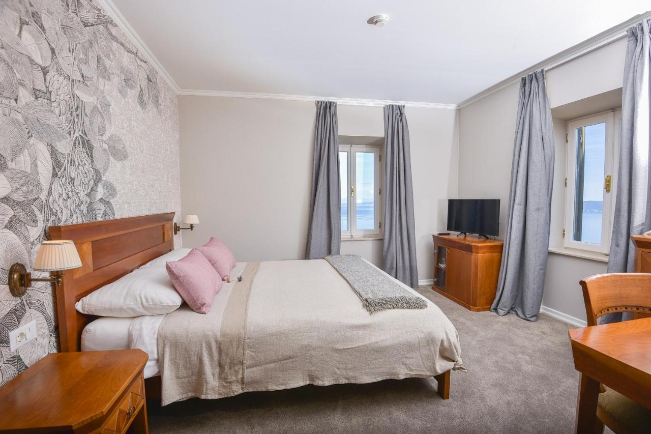 带海景的双人房