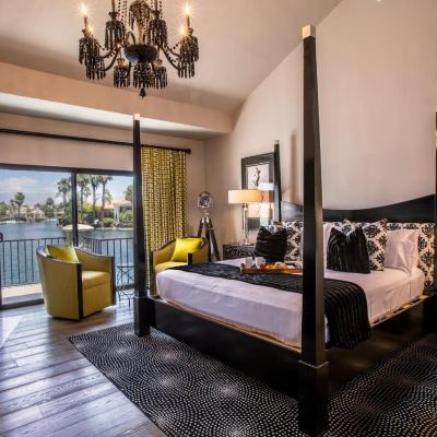 King Bungalow, Non-Smoking The Chateau at Lake La Quinta Promo Code