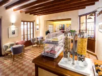 Hotel y Apartamentos des Puig Hotels in Deia
