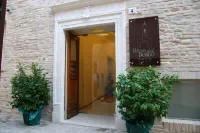 Relais Del Borgo Hotel & Spa 4 Stelle Отели в г. 
