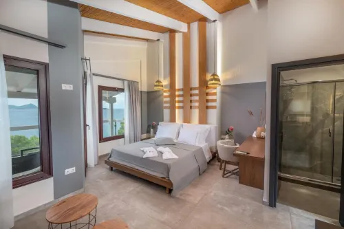 Trizonia Bay Hotel