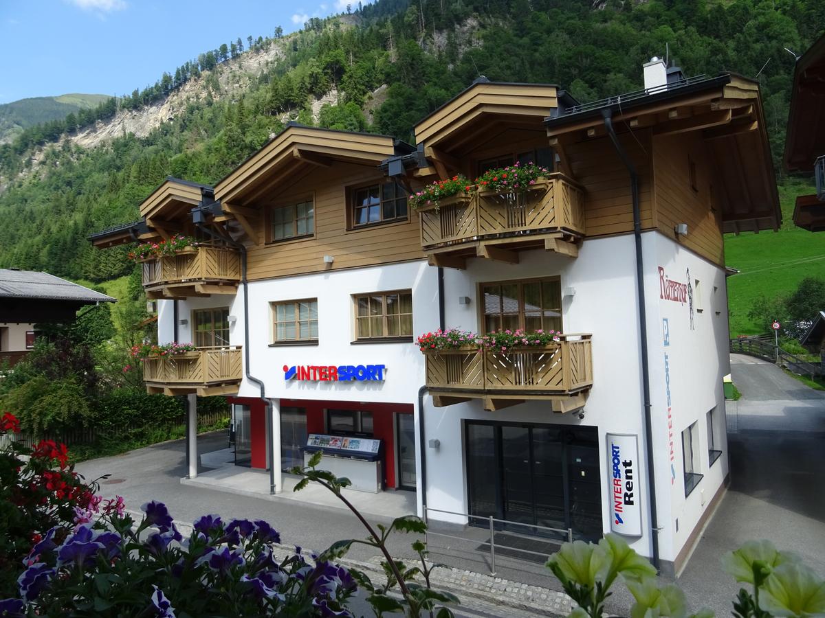 家庭房， 阳台， 副楼