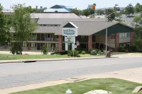 Green Gables Inn Hotels in 
