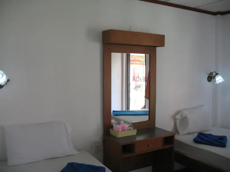 Bungalow Twin Room With Air-Conditioning