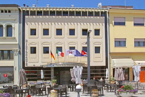 HR Hotel Hotels in Duino
