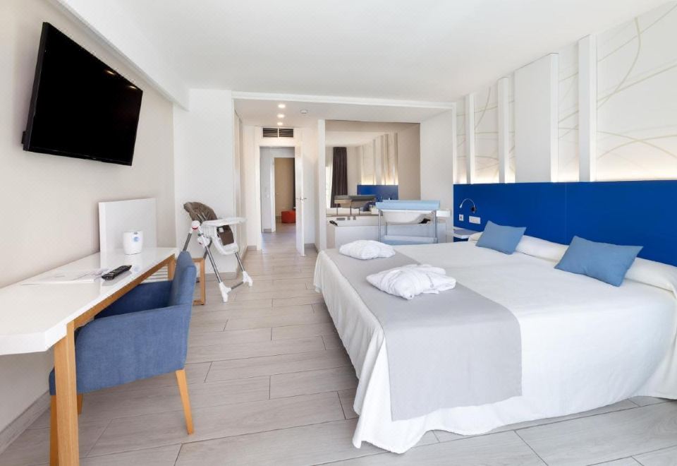 家庭套房（2名成人+1名小童）