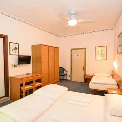 Triple Room Hotel Modena Promo Code