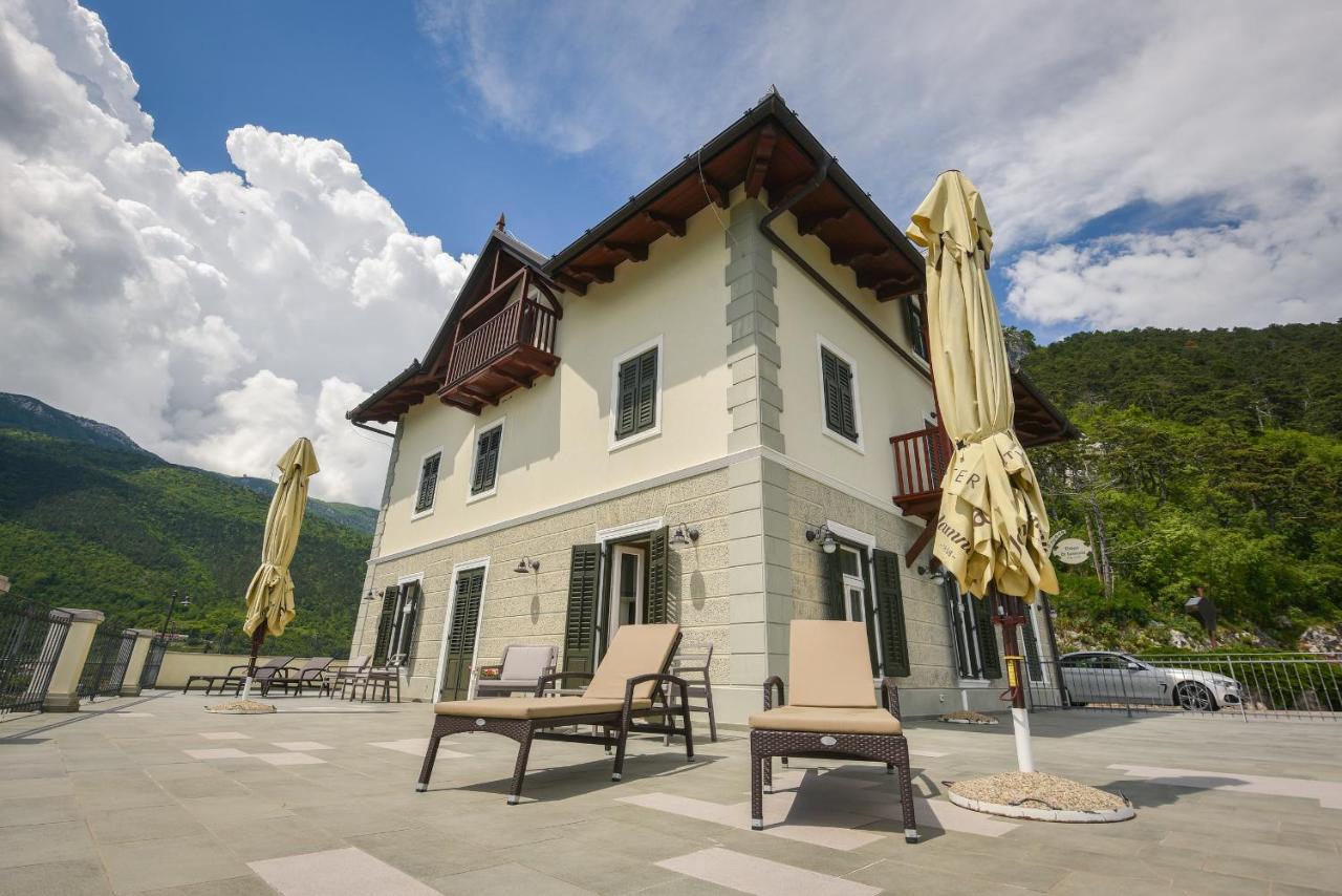 带露台的小型套房