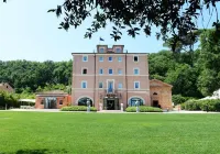 Villa Lattanzi Отели в г. 