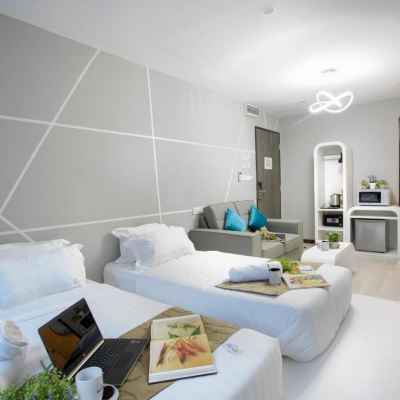 Suite Junior (Junior Suite)(futuristic) Kupon HotSpot @ City Centre by Ssvc