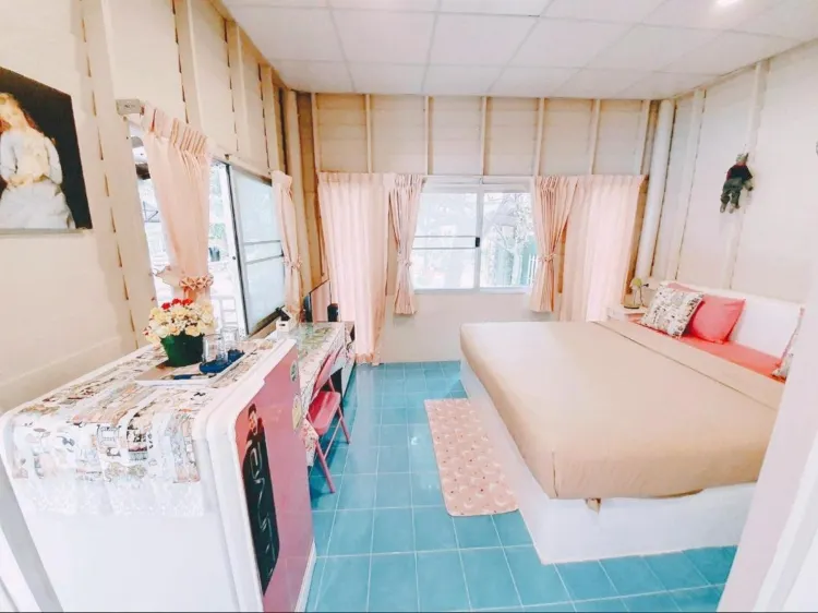 ห้องขนาดเล็ก เตียงใหญ่