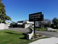 Commodore Court Motel Hotels in 