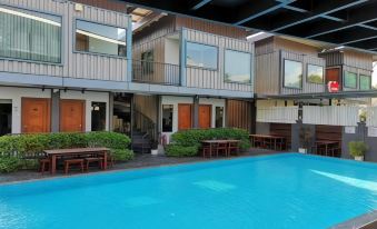 Kluang Container Swimming Pool Hotel