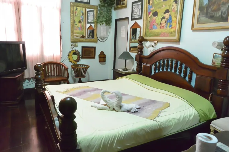 ห้องดีลักซ์ เตียงใหญ่ 1 เตียง