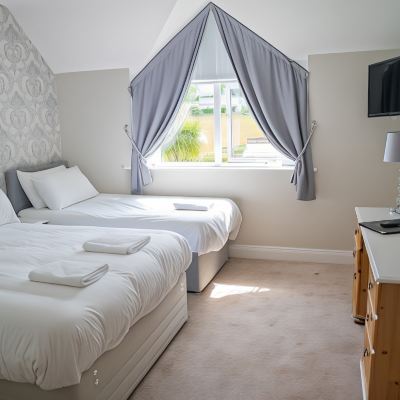 Standard Double or Twin Room, Ensuite, Mountain View ( (Shower over Bath) )