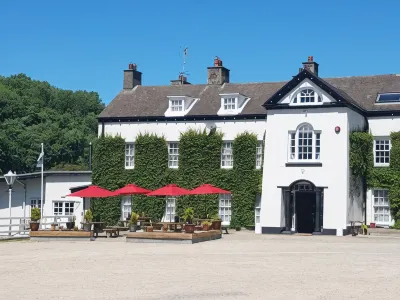 Llwyngwair Manor, Newport, Pembrokeshire Hotele w: 