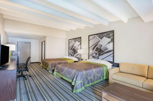 Super 8 by Wyndham Melbourne