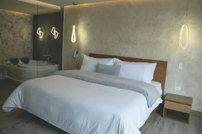 Saya Hotel & Suites Hotel a 