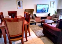 Tinina's 1- & 2-BDR – Clean, Wi-Fi, Parking, #o7274o7276 Hotéis em 