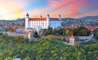 LOFT Hotel Bratislava - Housity