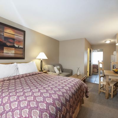One-Bedroom Suite with Fireplace Tonquin Inn Promo Code