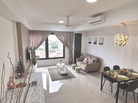 218 Tropicana 3 BR 2 carparks Georgetown 10pax