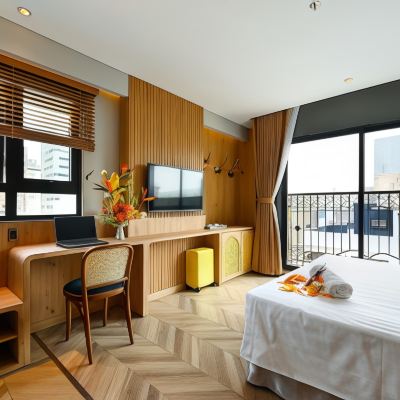 La Opera （帶陽台的特大床套房） 西貢歌劇院飯店優惠