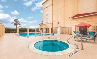 La Quinta Inn & Suites by Wyndham Houston Bush Intl Airpt E
