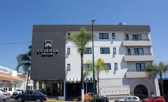 Estanza Hotel & Suites