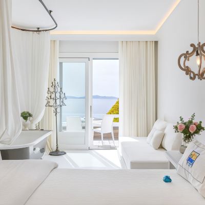 Signature Aegean Room With Outdoor Jetted Tub And Sea View
