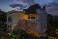 Dive in to our pool and feel the breeze at Mbibo House in the Shela sand dunes Hotels in 