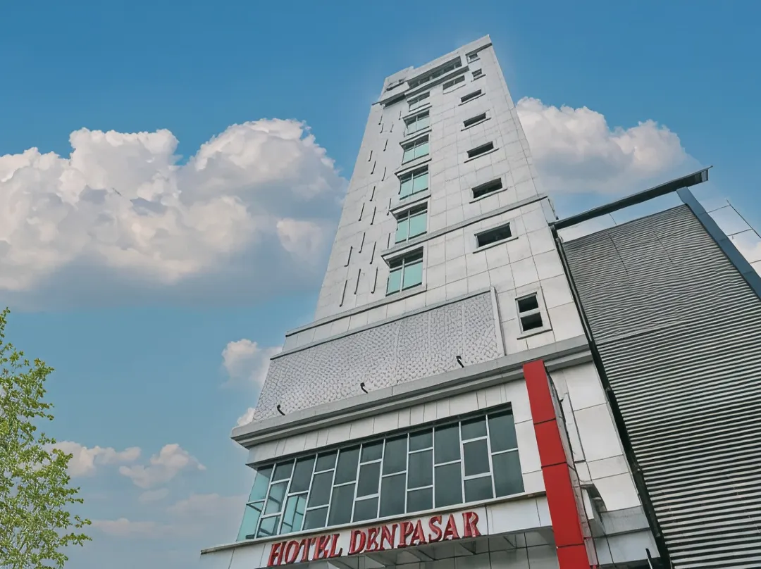 Hotel Denpasar Makassar By Life - Makassar