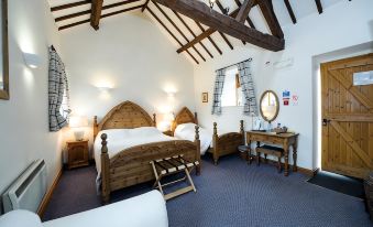 Church Farm Lodge - Housity