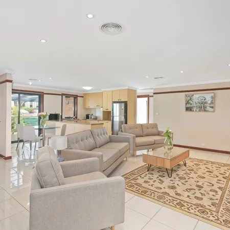 BRADDON CENTRAL CONVENIENCE