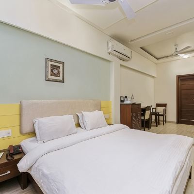 Deluxe Room, 1 Double Bed, Non Smoking Nangi's Pride Promo Code