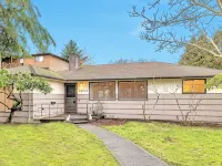 Spacious Retreat House Only 12 Miles from Seattle & Minutes 2 SeaTac Airport ベリアンのホテル