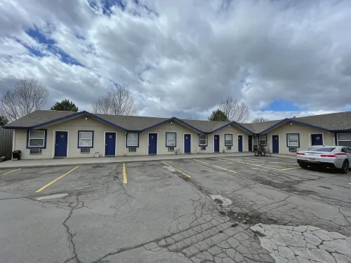 Mac's Motel