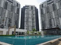 KLIA Lili Residensi 5+2 PAX 帶華麗泳池 住宿飯店