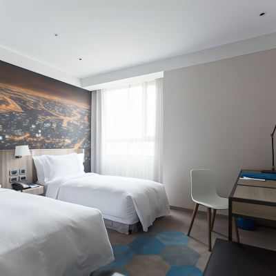 豪華雙床房 頭等艙飯店（高雄站前館）優惠