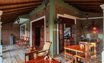 Airport Green Olive Villa - Housity